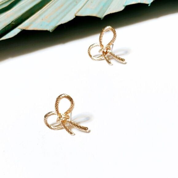 Textured bow earrings in gold #583 - Picture 4 of 6